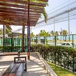 Modern Beachfront Apartment W. Magnificent Seaview