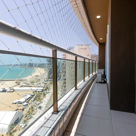 Modern Beachfront W. Magnificent Seaview Apartamento