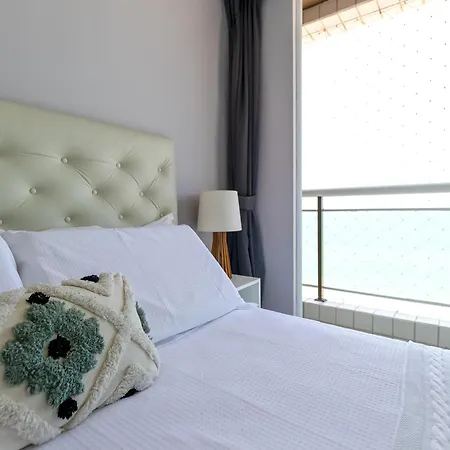 Apartamento Modern Beachfront W. Magnificent Seaview
